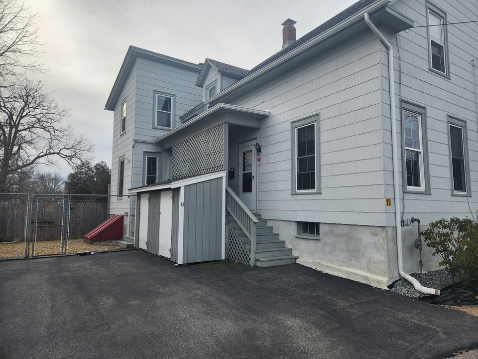 13 Walker St in Concord, NH - Building Photo