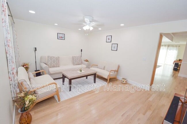 279 Maple Rd in Thousand Oaks, CA - Building Photo - Building Photo