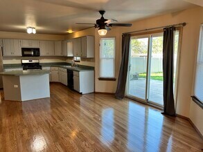 2104 Olde Mill Rd in Plainfield, IL - Building Photo - Building Photo