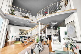 690 SW 1st Ct, Unit 1502 in Miami, FL - Building Photo - Building Photo