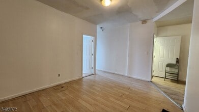 239 S 8th St in Newark, NJ - Building Photo - Building Photo