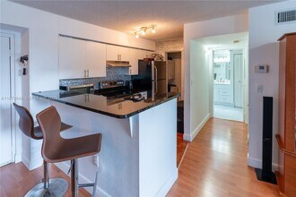 4360 NW 107th Ave in Doral, FL - Building Photo - Building Photo