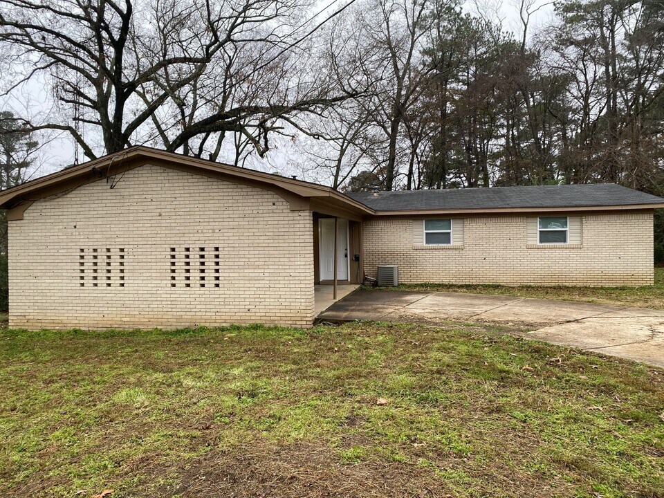 505 Pearson Dr in Jackson, TN - Foto de edificio