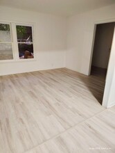 130 E Witcher Ln in Houston, TX - Building Photo - Building Photo