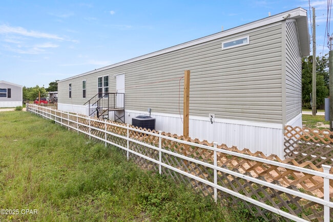 5102 E 12th St in Panama City, FL - Building Photo - Building Photo