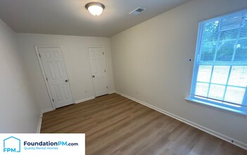 5869 E Fox Bend Cove in Memphis, TN - Building Photo - Building Photo
