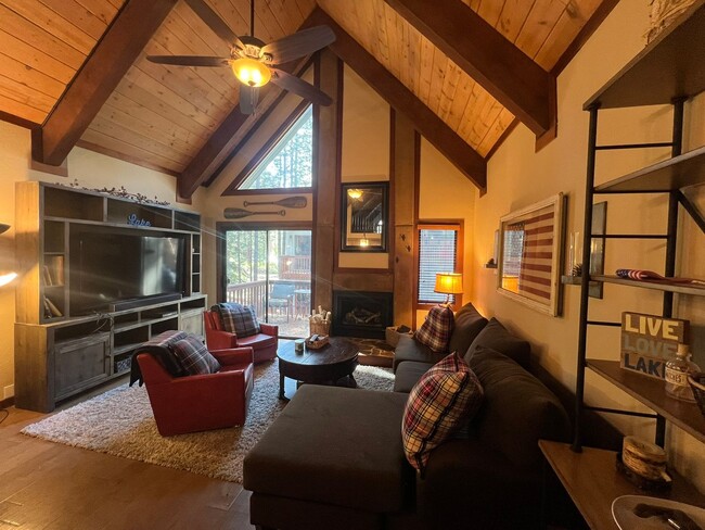 property at 989 Tahoe Blvd