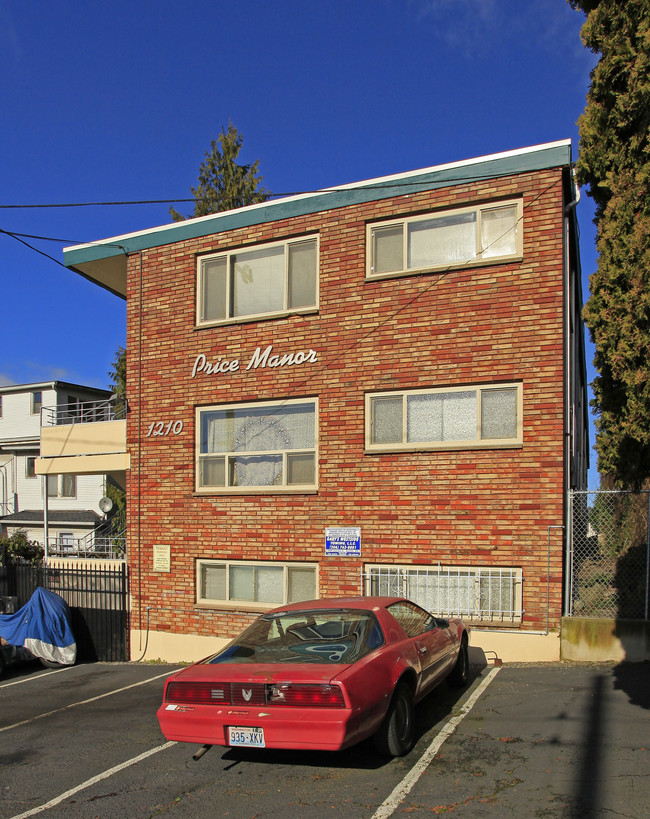 Price Manor Apartments in Seattle, WA - Building Photo - Building Photo