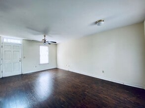 106 Planters Row in Starkville, MS - Building Photo - Building Photo