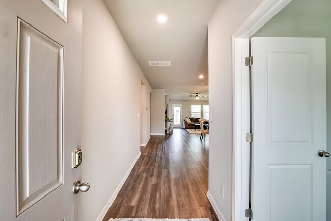 403 Grapefruit Rd in Hutto, TX - Building Photo - Building Photo