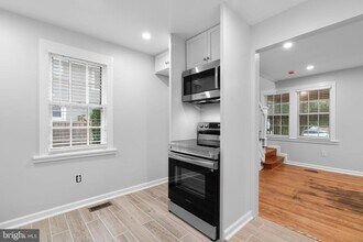 715 Anderson Ave in Rockville, MD - Building Photo - Building Photo