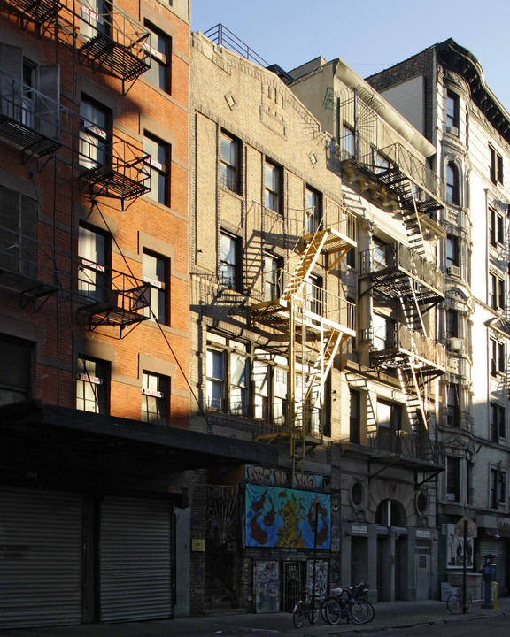 156 Rivington St in New York, NY - Building Photo