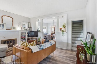 101 Base Line Rd in Northville, MI - Building Photo - Building Photo