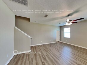 525 19th St NW in Ruskin, FL - Foto de edificio - Building Photo