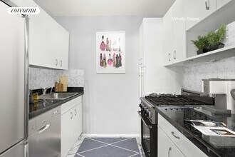 522 E 81st St in New York, NY - Building Photo - Building Photo