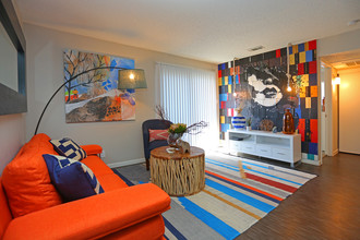 Vivid in San Antonio, TX - Foto de edificio - Interior Photo