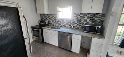 971 Chalmers Ave in San Antonio, TX - Building Photo - Building Photo