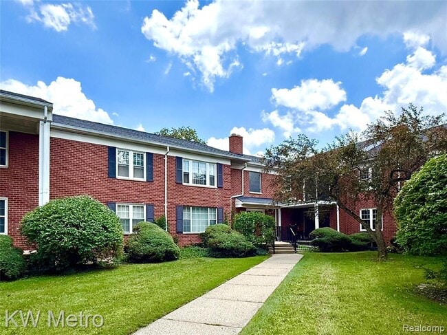 property at 27654 Echo Valley W