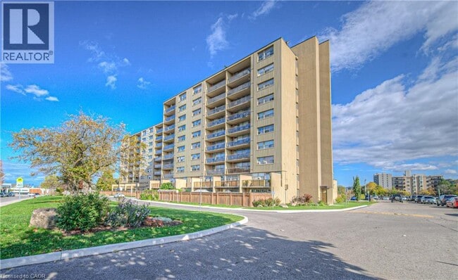 property at 15 Nicklaus Dr