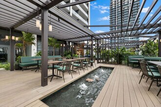 159 NE 6th St in Miami, FL - Foto de edificio - Building Photo