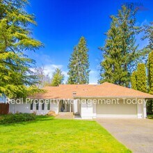 9827 Onyx Dr SW in Tacoma, WA - Foto de edificio - Building Photo