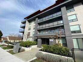 119 Haliburton St in Nanaimo, BC - Building Photo