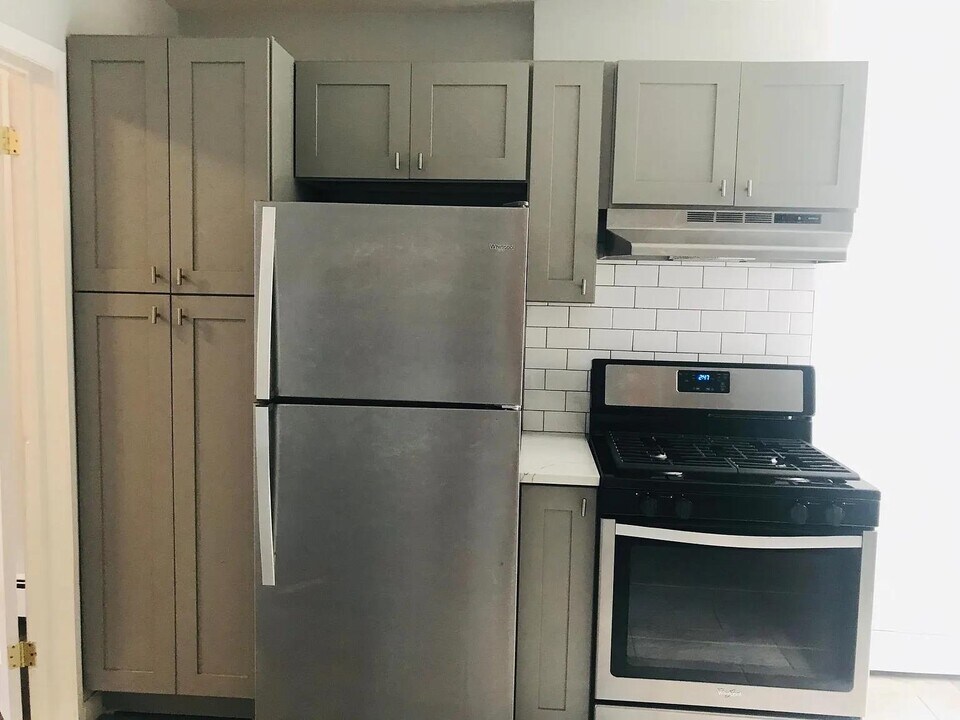 970 Broadway in Bayonne, NJ - Building Photo