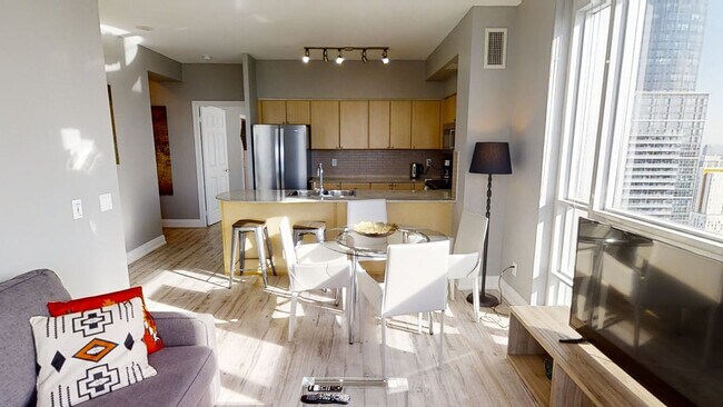 763 Bay St. in Toronto, ON - Building Photo - Building Photo