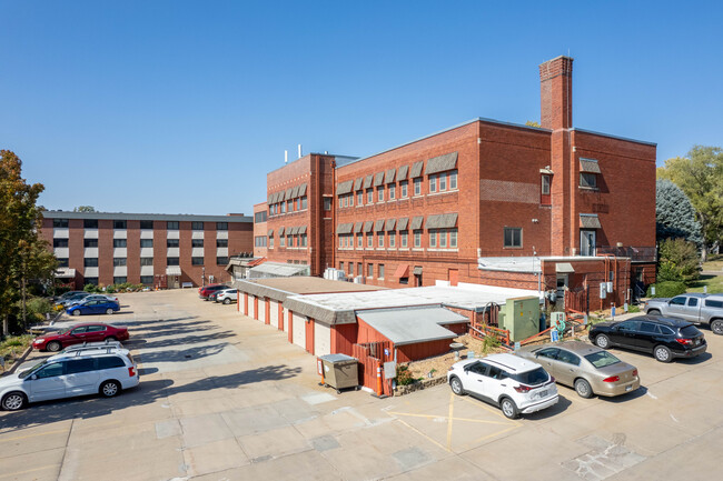 Cotner Center Condominium in Lincoln, NE - Building Photo - Building Photo