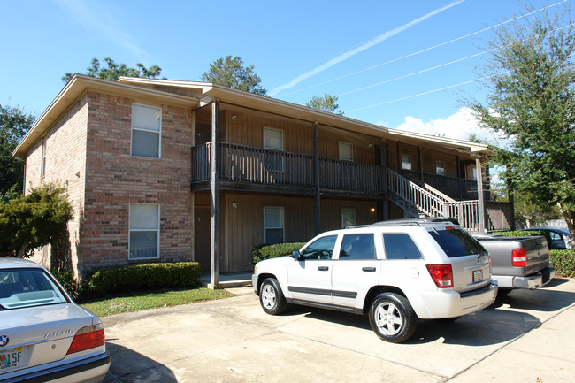 895-896 Carmel Dr in Fort Walton Beach, FL - Foto de edificio - Building Photo