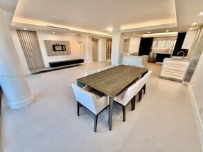 900 Bay Dr in Miami Beach, FL - Foto de edificio - Building Photo
