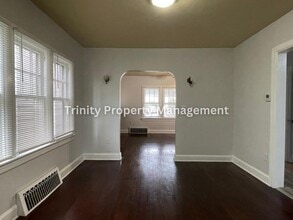 407 Maryland Ave in Nutter Fort, WV - Building Photo - Building Photo