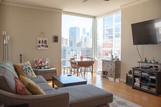 170 W Polk St, Unit 1206 in Chicago, IL - Building Photo - Building Photo