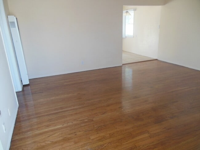15627 Clark Ave in Bellflower, CA - Building Photo - Building Photo