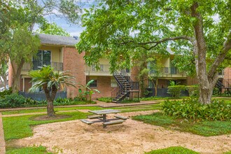 Colony Oaks in Houston, TX - Building Photo - Building Photo