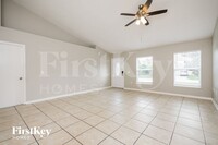 527 Gull Dr in Kissimmee, FL - Building Photo - Building Photo