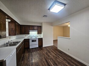 1515 Elk Cir in Norman, OK - Foto de edificio - Building Photo