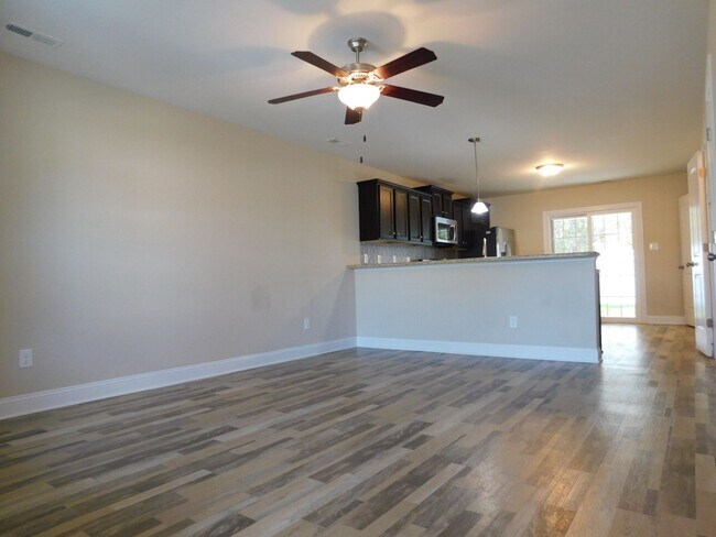 136 Heather Glenn Cir in Havelock, NC - Building Photo - Building Photo