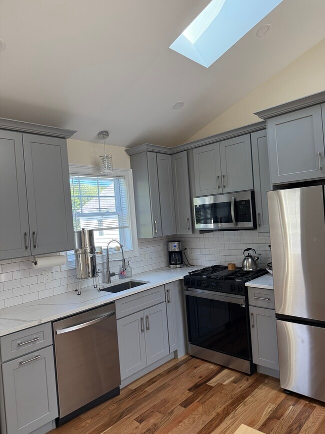 60 Melbourne Rd Ext, Unit A in Norwalk, CT - Building Photo - Building Photo