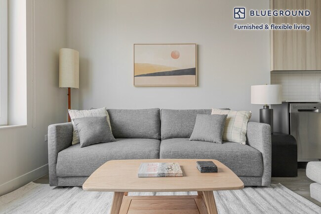670 N May St in Chicago, IL - Building Photo - Building Photo