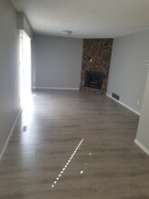 7354 Dunvegan Ct in Burnaby, BC - Building Photo - Building Photo