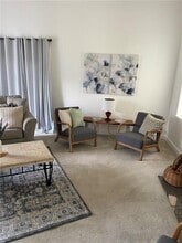 510 Corey Ln in Middletown, RI - Foto de edificio - Building Photo