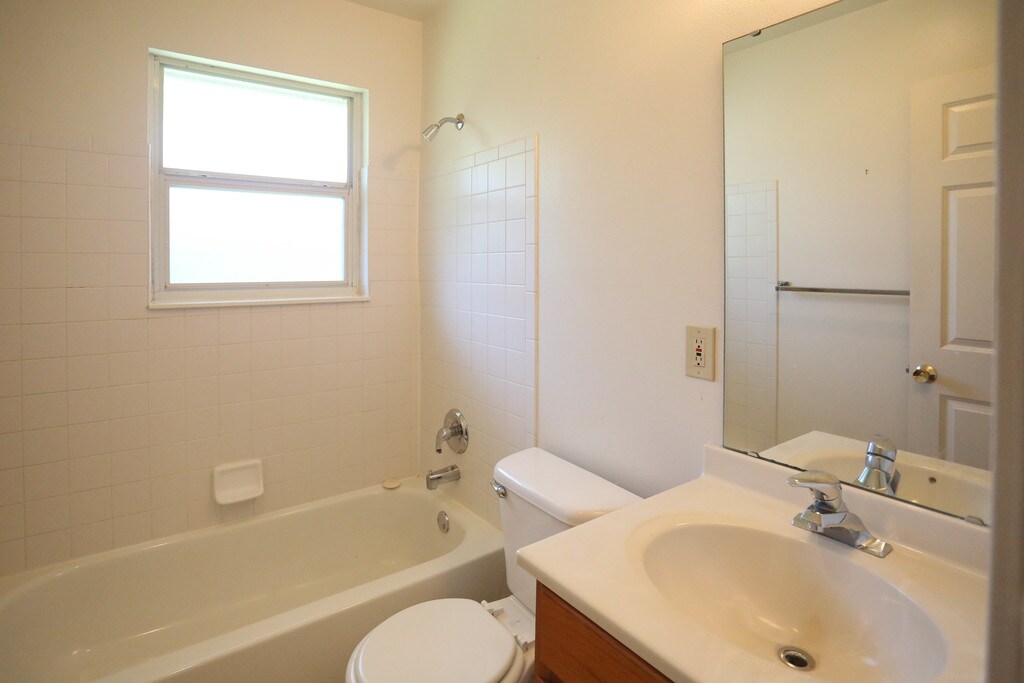 Kingston Drive Apartments St. Louis, MO Apartments For Rent