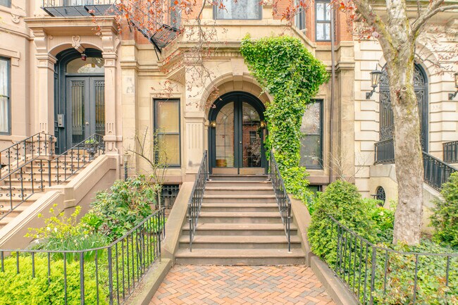 336 Beacon St in Boston, MA - Building Photo - Building Photo