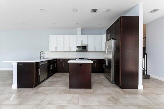 1031 NE 13th Ave in Fort Lauderdale, FL - Building Photo - Building Photo