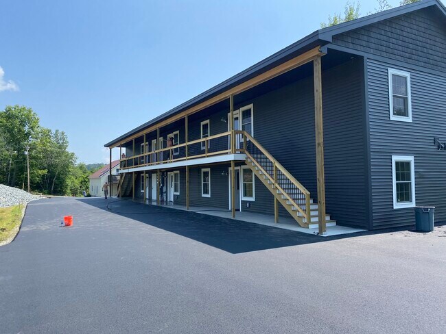 160 Bronson St in Littleton, NH - Building Photo - Building Photo