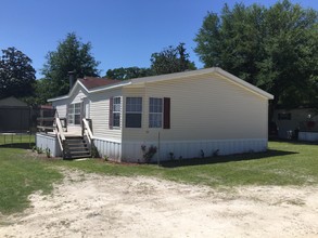 Suwannee Mobile Home Park in Live Oak, FL - Building Photo - Other