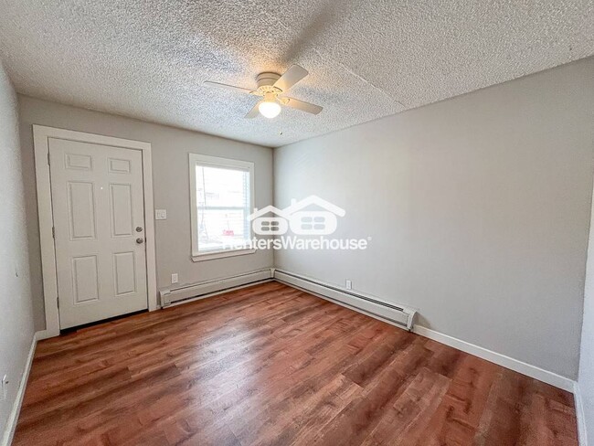 3671 S Knox Ct in Denver, CO - Building Photo - Building Photo
