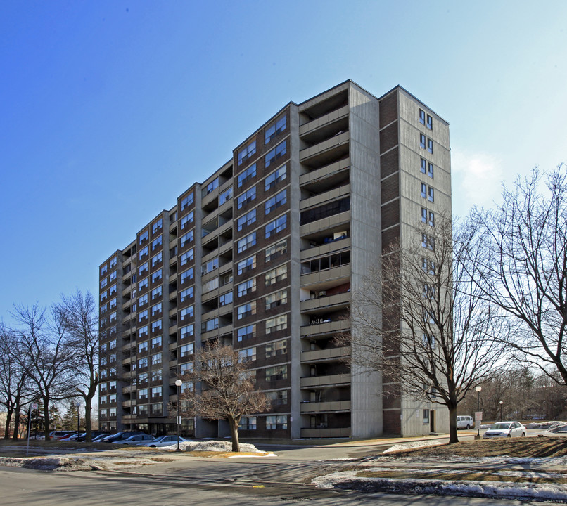 10 Tobermory Dr in Toronto, ON - Building Photo