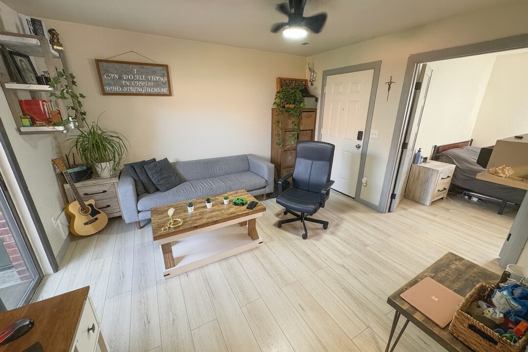 2241 S Buckley Rd, Unit 101 in Aurora, CO - Building Photo